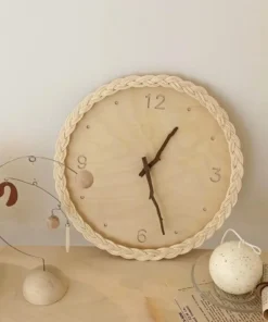 Minimalistisk Lille Vægur i Træoptik